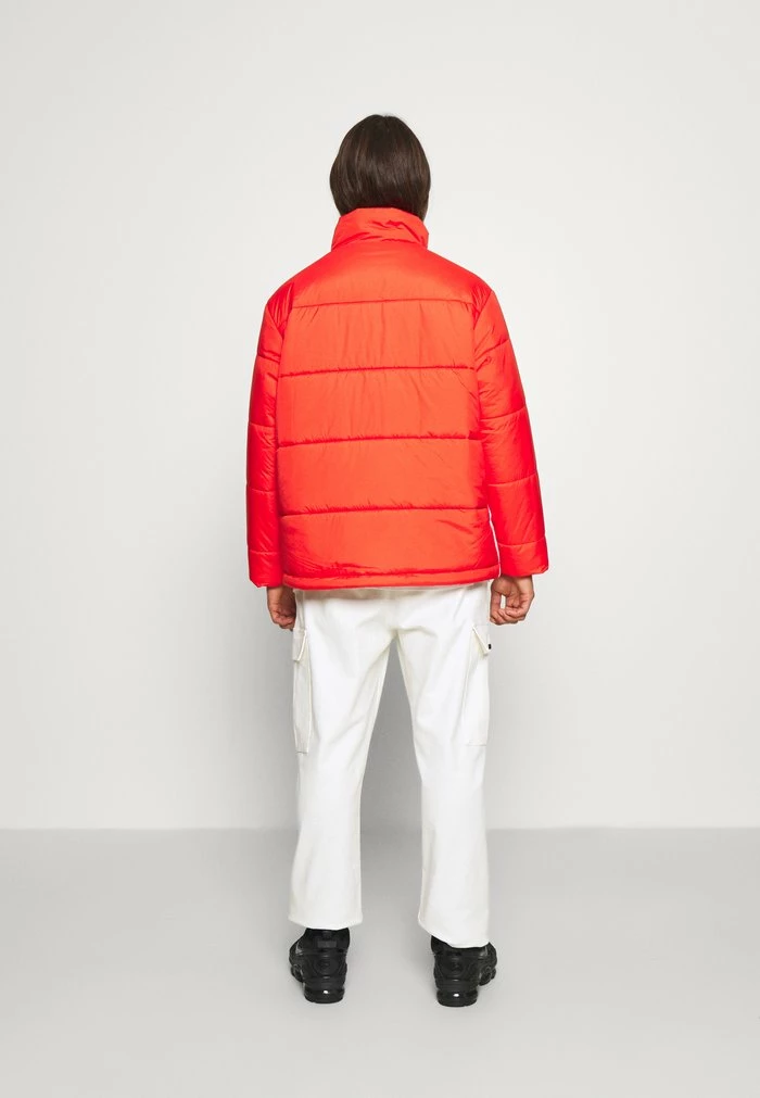 Adidas Originals PADDED STAND PUFF ORIGINALS WINTER JACKET FILLED THIN - Winter Jacket - Red 4 Adidas Originals PADDED STAND PUFF ORIGINALS WINTER JACKET FILLED THIN - Winter Jacket - Red - Image 4
