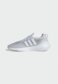 Adidas Originals SWIFT RUN 22 UNISEX - Trainers - White -Adidas Originals Shop be754500c61343f9bb114c9f2b0d83f4