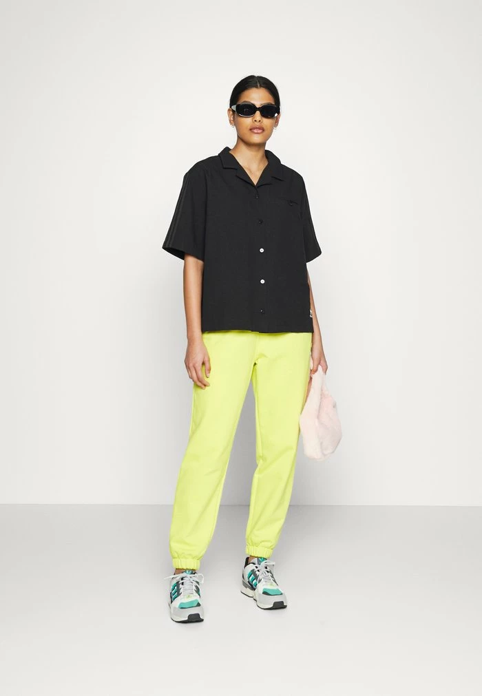 Adidas Originals PANTS - Tracksuit Bottoms - Shock Slime 2 Adidas Originals PANTS - Tracksuit Bottoms - Shock Slime - Image 2