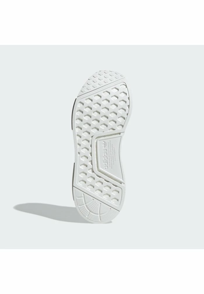 Adidas Originals Trainers - White 4 Adidas Originals Trainers - White - Image 4