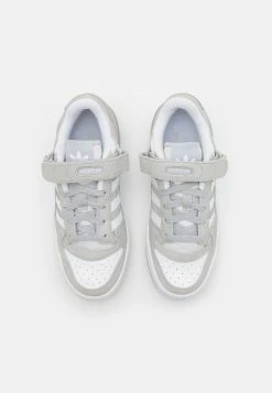 Adidas Originals FORUM LOW UNISEX - Trainers - White -Adidas Originals Shop c10df292230e49c4b9fe067398ca8d17
