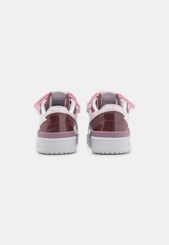 Adidas Originals FORUM LOW UNISEX - Trainers - Quiet Crimson/footwear White/almost Pink -Adidas Originals Shop c21e72a7ba3a42e8a44d4d8cee1d4447