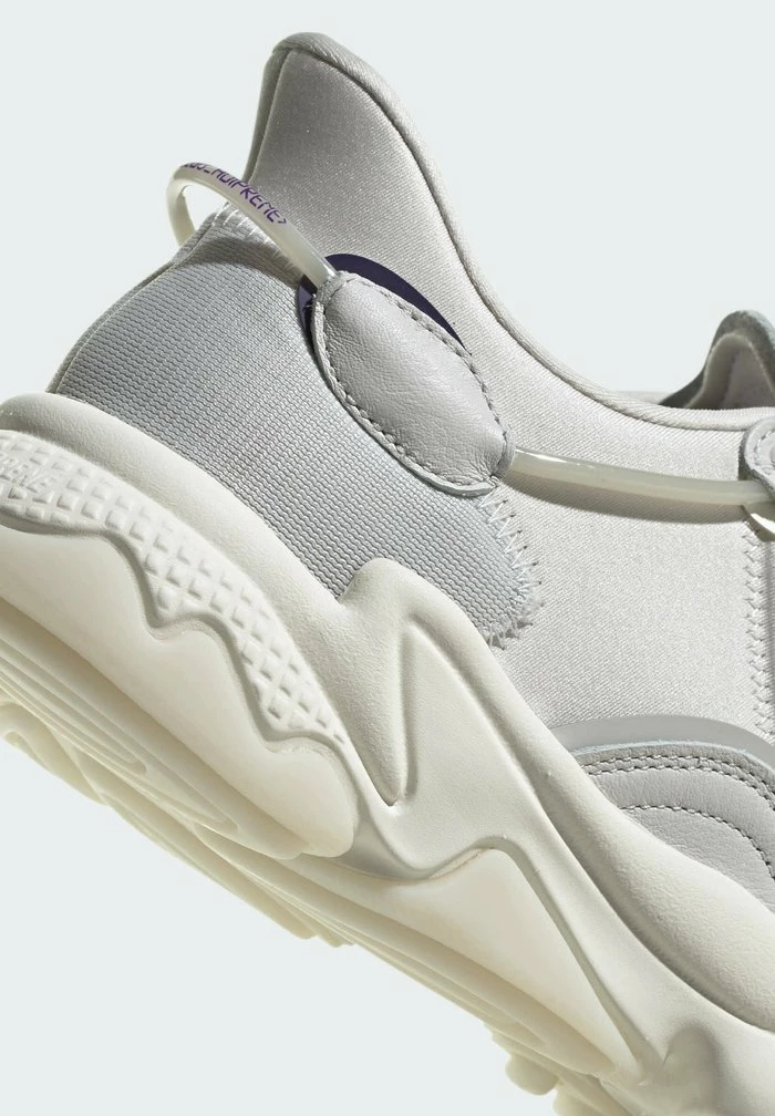 Adidas Originals OZWEEGO UNISEX - Trainers - Grey 7 Adidas Originals OZWEEGO UNISEX - Trainers - Grey - Image 7