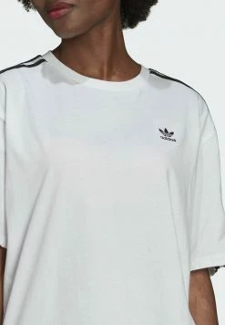 Adidas Originals OVERSIZED ADICOLOR RELAXED - Print T-shirt - White 12 Adidas Originals OVERSIZED ADICOLOR RELAXED - Print T-shirt - White -Adidas Originals Shop c2cb1135d1a3483d9ac417f79a2bb984