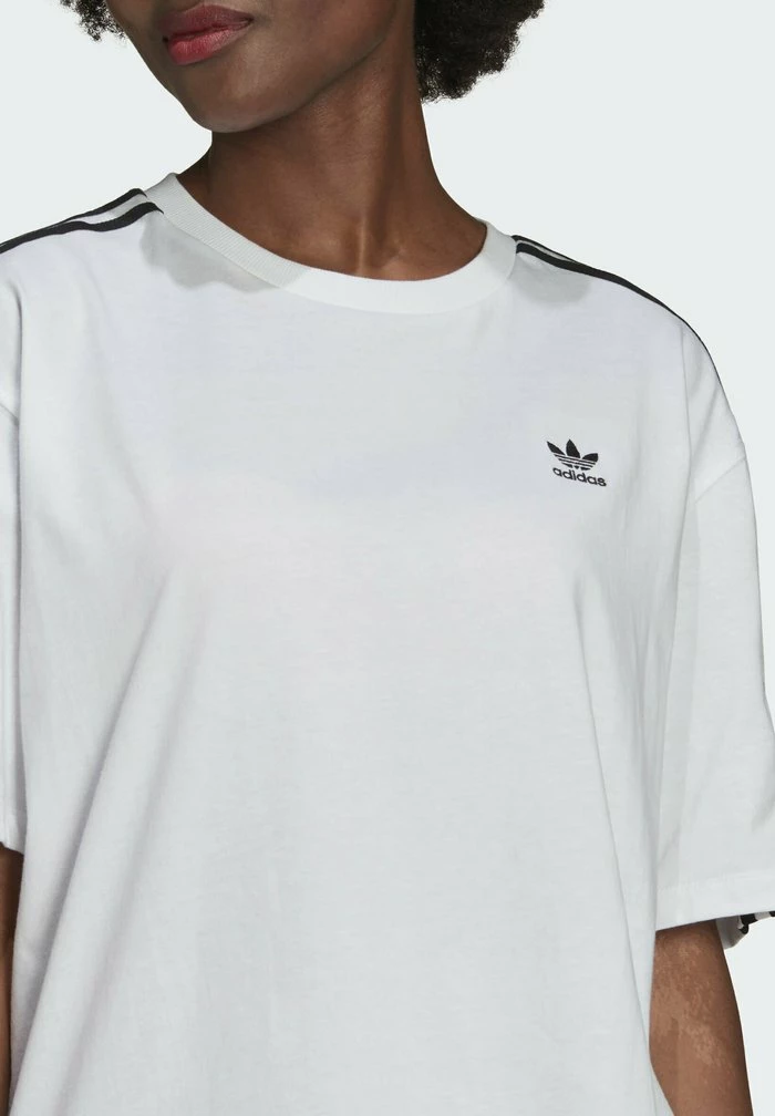 Adidas Originals OVERSIZED ADICOLOR RELAXED - Print T-shirt - White 5 Adidas Originals OVERSIZED ADICOLOR RELAXED - Print T-shirt - White - Image 5