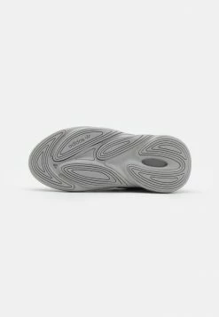 Adidas Originals OZELIA UNISEX - Trainers - Grey Two/grey Four -Adidas Originals Shop c53c0520510e4bb9b62b2d445c3624f1