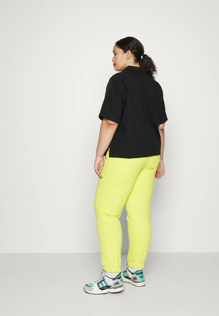 Adidas Originals PANTS - Tracksuit Bottoms - Shock Slime 3 Adidas Originals PANTS - Tracksuit Bottoms - Shock Slime - Image 3