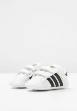 Adidas Originals SUPERSTAR - First Shoes - White/core Black -Adidas Originals Shop c72b4d2d8d524f899ec7bf850128335f