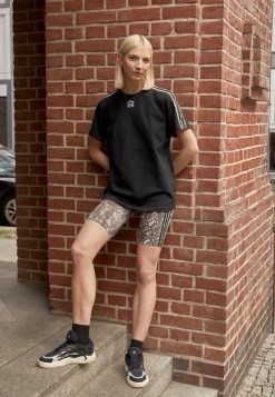 Adidas Originals Trainers - Black 10 Adidas Originals Trainers - Black -Adidas Originals Shop c798b9a48c2b437188a5043f0028cb9d