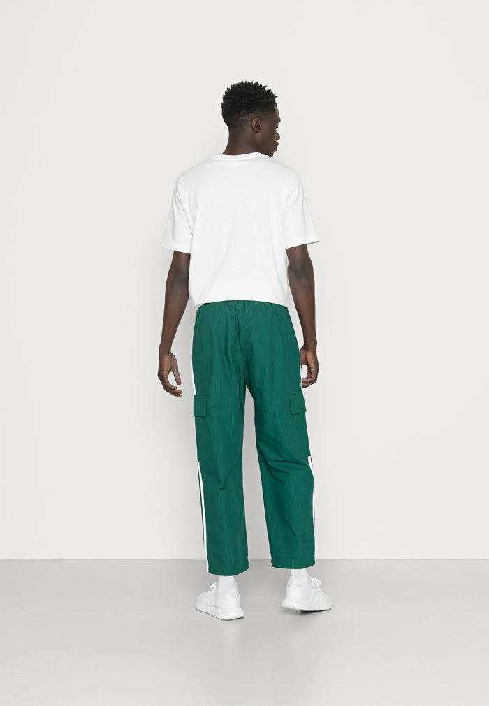 Adidas Originals STRIPES - Cargo Trousers - Collegiate Green 3 Adidas Originals STRIPES - Cargo Trousers - Collegiate Green - Image 3