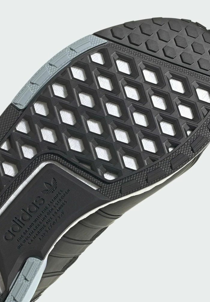Adidas Originals NMD V3 - Trainers - Black 9 Adidas Originals NMD V3 - Trainers - Black - Image 9