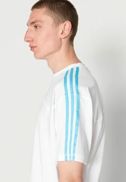 Adidas Originals BLOCKED 3 STRIP UNISEX - Print T-shirt - Sky Rush/white -Adidas Originals Shop cc7119822fad4ce6b9080c17c6348846