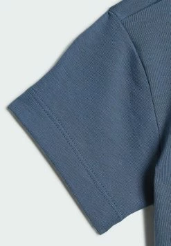 Adidas Originals DISNEY MICKEY AND FRIENDS - Print T-shirt - Blue -Adidas Originals Shop cc9e42f0d0cd4b438c38969a76afd45b