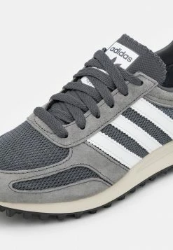 Adidas Originals LA TRAINER OG UNISEX - Trainers - Solid Grey/vintage White -Adidas Originals Shop ccaa857be1ac4c11b77d91021c235fc0