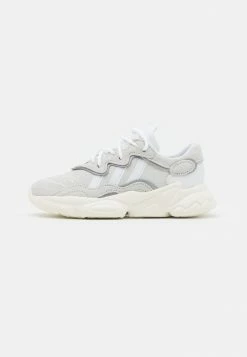 Adidas Originals OZWEEGO UNISEX - Trainers - Crystal White/footwear White/offwhite