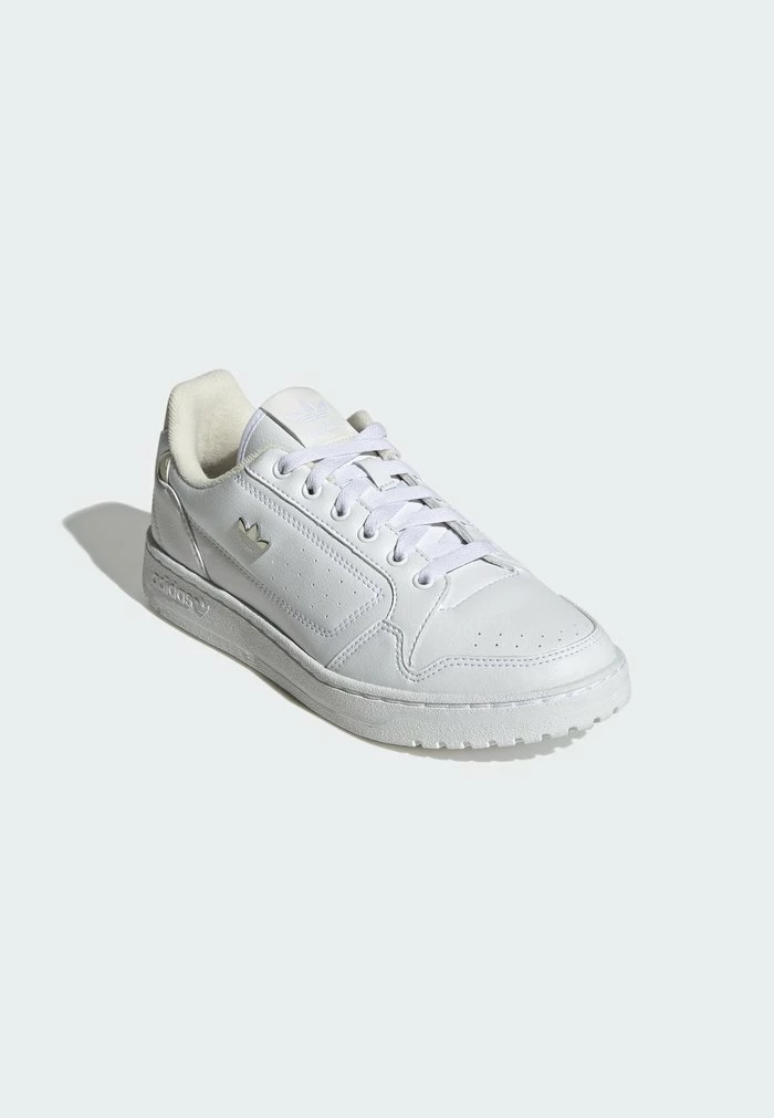 Adidas Originals Trainers - White 2 Adidas Originals Trainers - White - Image 2