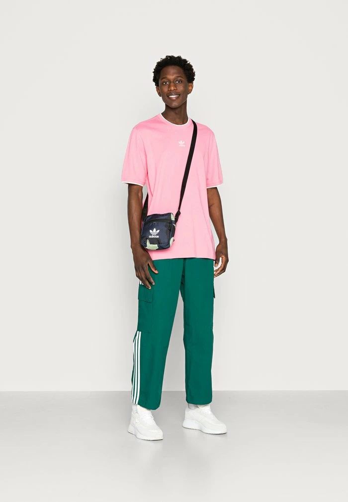 Adidas Originals ESS TEE - Basic T-shirt - Bliss Pink 2 Adidas Originals ESS TEE - Basic T-shirt - Bliss Pink - Image 2