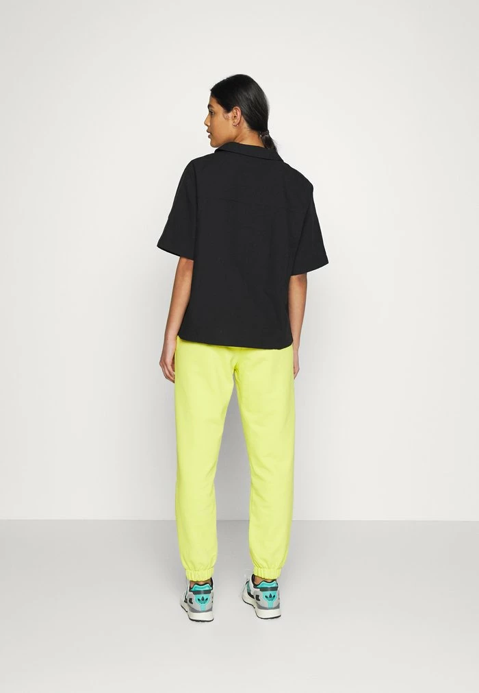 Adidas Originals PANTS - Tracksuit Bottoms - Shock Slime 6 Adidas Originals PANTS - Tracksuit Bottoms - Shock Slime - Image 6