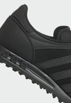 Adidas Originals LA TRAINER UNISEX - Trainers - Core Black/carbon/core Black -Adidas Originals Shop d6a2eb3cb410462da29154fdcd93a0f5