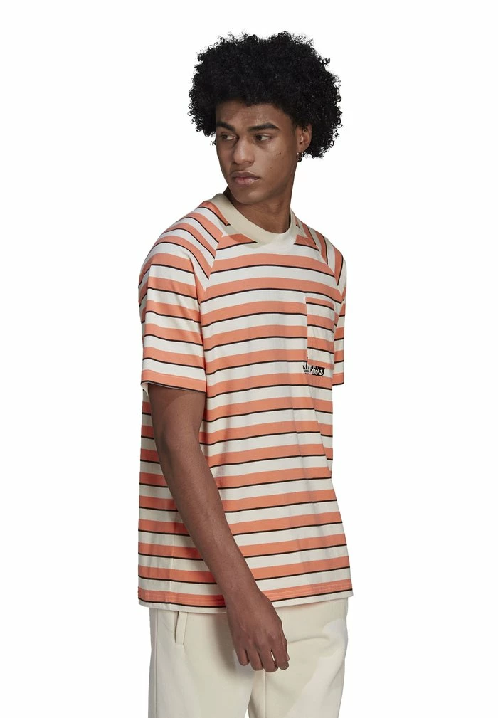 Adidas Originals POCKET - Print T-shirt - Brown 3 Adidas Originals POCKET - Print T-shirt - Brown - Image 3