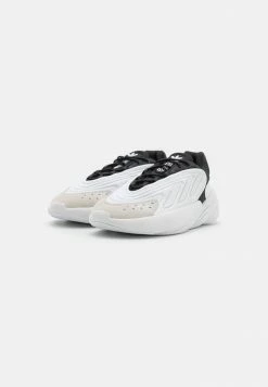 Adidas Originals OZELIA UNISEX - Trainers - Footwear White/core Black -Adidas Originals Shop d802a5edd13d4f3b81cf48cf2f29a33a