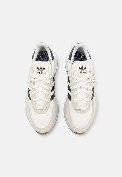 Adidas Originals RETROPY F2 UNISEX - Trainers - White -Adidas Originals Shop dcacfedc0ffc49c79e502cc67480e4ca