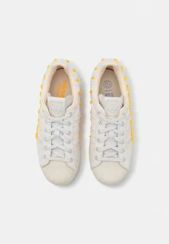 Adidas Originals SUPERSTAR - Trainers - Crystal White/white/flash Orange -Adidas Originals Shop df2f5b5ed487438ca5d2787294a754a7