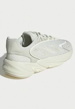 Adidas Originals OZELIA UNISEX - Trainers - White 17 Adidas Originals OZELIA UNISEX - Trainers - White -Adidas Originals Shop e09b07bd6943442c83a95b012b0af705