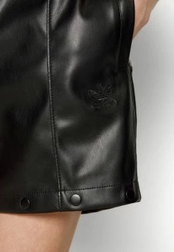 Adidas Originals TRACK PANT - Trousers - Black -Adidas Originals Shop e181d2e43f3e424f9572650ed8aad173