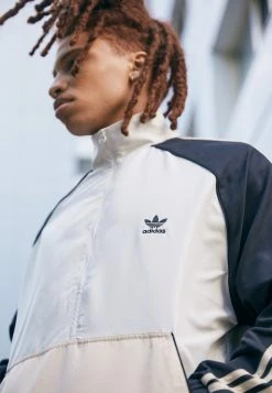 Adidas Originals ANORA - Windbreaker - Alumina/black/magic Beige -Adidas Originals Shop e35db3c218204972bbab7e73c36652be