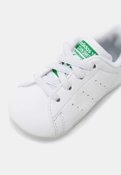 Adidas Originals STAN SMITH CRIB UNISEX - First Shoes - White -Adidas Originals Shop e4cc13a5d0174cd9b32463ddf33f6c03