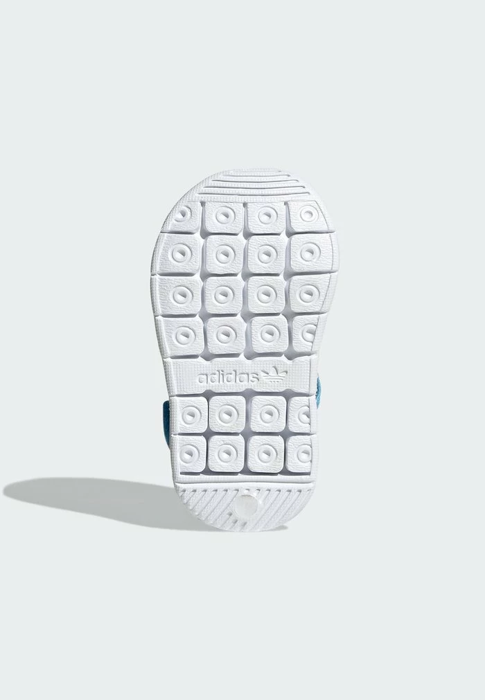 Adidas Originals Trainers - Blue 4 Adidas Originals Trainers - Blue - Image 4