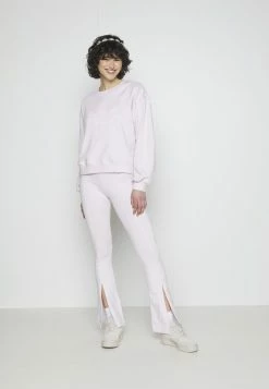 Adidas Originals CREW - Sweatshirt - Almost Pink -Adidas Originals Shop e6a78074726d422390368998f5153b48