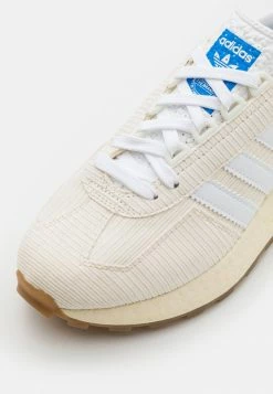 Adidas Originals RETROPY E5 UNISEX - Trainers - White/footwear White/bluebird -Adidas Originals Shop e860642dfa6d453097394762df5b6777
