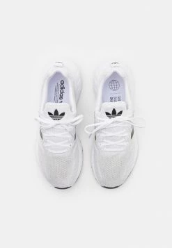 Adidas Originals SWIFT RUN 22 UNISEX - Trainers - Footwear White/core Black/grey One 9 Adidas Originals SWIFT RUN 22 UNISEX - Trainers - Footwear White/core Black/grey One -Adidas Originals Shop e8d0d6f8925b4d62b363ad2bfe16d8dd