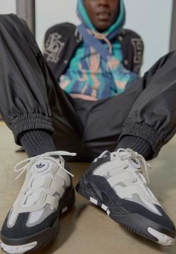 Adidas Originals NITEBALL STREETBALL LIGHTSTRIKE - Trainers - Footwear White/core Black/silver Metallic -Adidas Originals Shop e9364bda80324aeb8ad69c41b46f3d0b