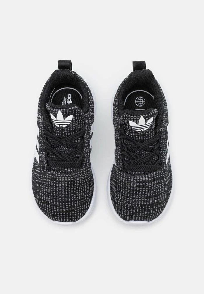 Adidas Originals SWIFT RUN 22 UNISEX - Trainers - Core Black/footwear White/grey Five 4 Adidas Originals SWIFT RUN 22 UNISEX - Trainers - Core Black/footwear White/grey Five - Image 4