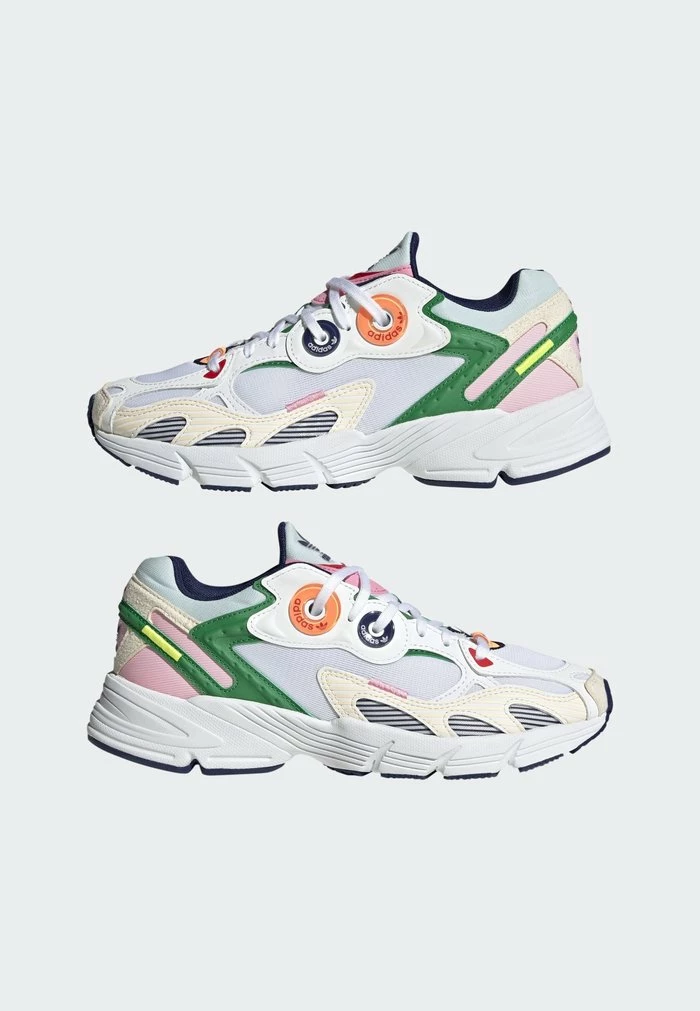 Adidas Originals Trainers - White 1 Adidas Originals Trainers - White