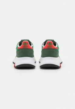 Adidas Originals RETROPY F2 UNISEX - Trainers - Green/footwear White/green Oxide -Adidas Originals Shop ef64fb4e2309406399b2032db64efeae