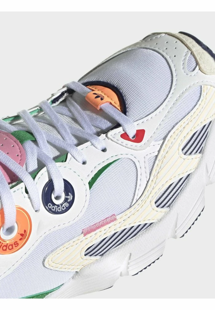 Adidas Originals Trainers - White 2 Adidas Originals Trainers - White - Image 2