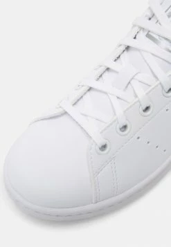 Adidas Originals STAN SMITH UNISEX - Trainers - White/white/silver Metallic -Adidas Originals Shop f18eb5f923784f71871414443f776896