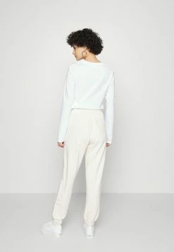 Adidas Originals ADIDAS RETRO LUXURY PANTS - Tracksuit Bottoms - White 14 Adidas Originals ADIDAS RETRO LUXURY PANTS - Tracksuit Bottoms - White -Adidas Originals Shop f1a05c22e20b4dff926a1c8e292b1329