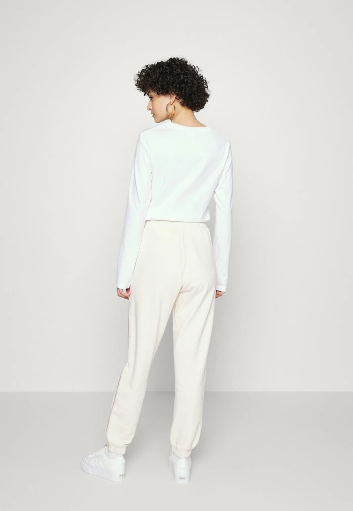 Adidas Originals ADIDAS RETRO LUXURY PANTS - Tracksuit Bottoms - White 5 Adidas Originals ADIDAS RETRO LUXURY PANTS - Tracksuit Bottoms - White - Image 5