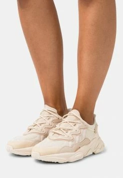 Adidas Originals OZWEEGO - Trainers - Ecru Tint/halo Blush