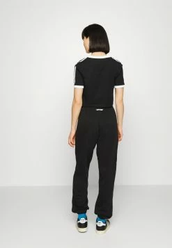 Adidas Originals TRACK PANTS - Tracksuit Bottoms - Black -Adidas Originals Shop f54cc5c95eda49d7a2c0e07dfd5b1a76