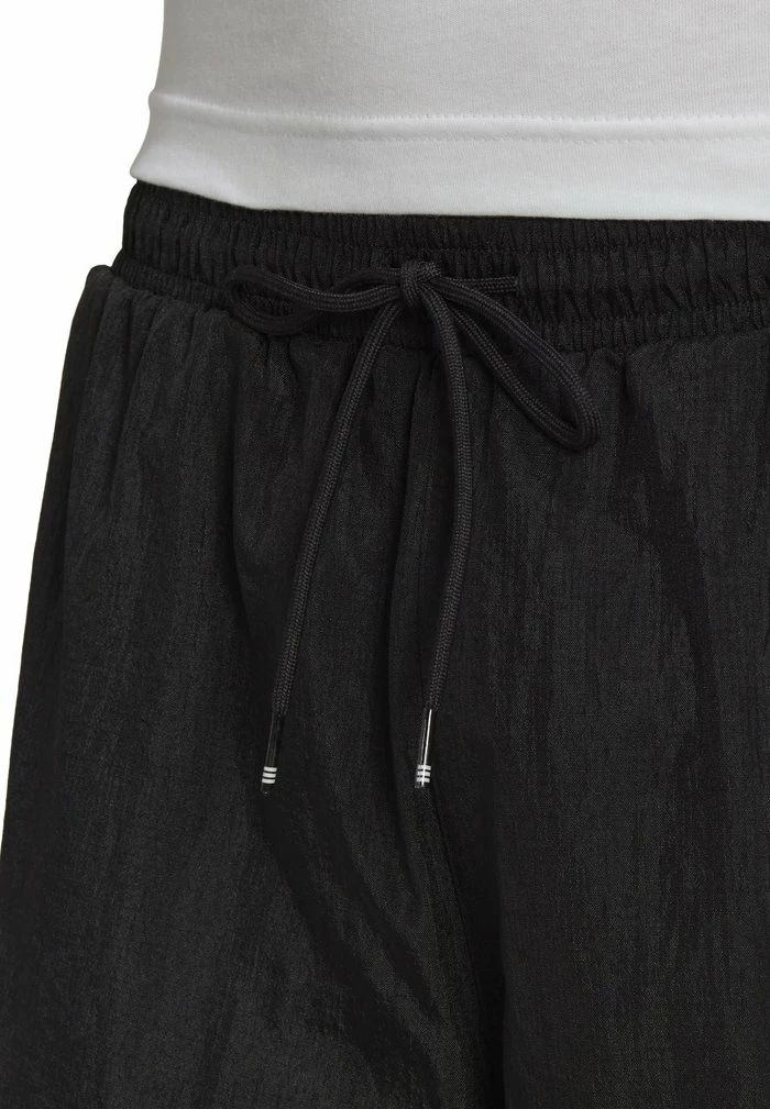 Adidas Originals MTRLMIX - Shorts - Black 4 Adidas Originals MTRLMIX - Shorts - Black - Image 4