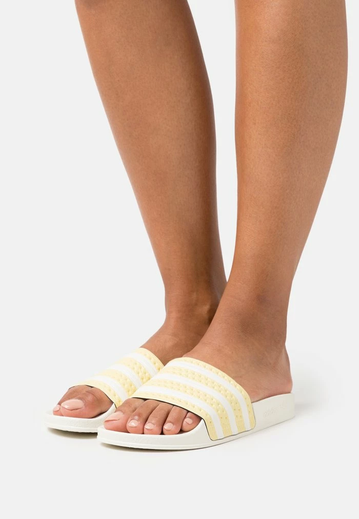 Adidas Originals ADILETTE - Mules - Almost Yellow/cloud White/off White 1 Adidas Originals ADILETTE - Mules - Almost Yellow/cloud White/off White