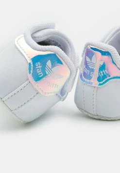 Adidas Originals STAN SMITH CRIB UNISEX - First Shoes - Footwear White/silver Metallic -Adidas Originals Shop f96ce7cc4695487e8479fc0da4ed7948