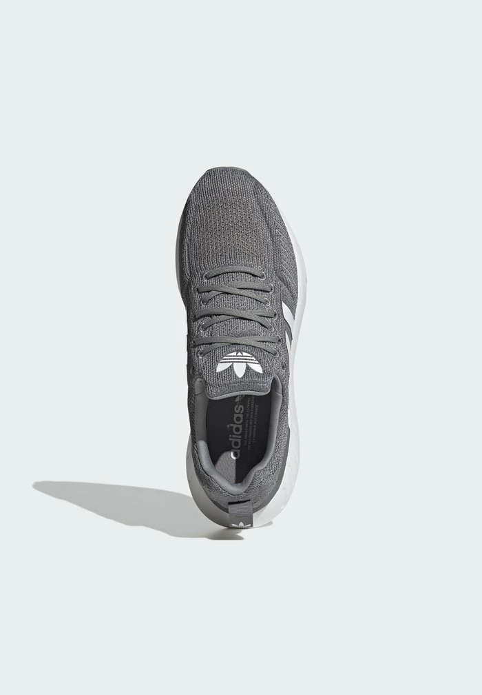 Adidas Originals SWIFT RUN 22 UNISEX - Trainers - Grey 3 Adidas Originals SWIFT RUN 22 UNISEX - Trainers - Grey - Image 3