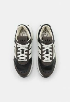 Adidas Originals RETROPY P9 UNISEX - Trainers - Core Black/off White/carbon 9 Adidas Originals RETROPY P9 UNISEX - Trainers - Core Black/off White/carbon -Adidas Originals Shop fd57c80aa5304fd3a9781c5d8d081f14